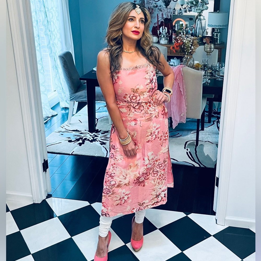 Floral Pink Sleeveless salwar and duppatta